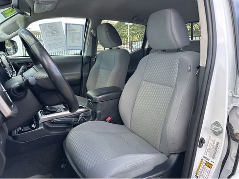 Used 2022 Toyota Tacoma SR5 image 5