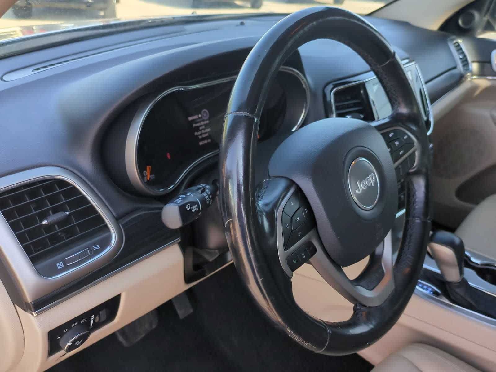 Used 2019 Jeep Grand Cherokee Limited AWD/4WD image 10