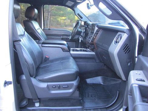 Used 2015 Ford F250 Lariat w/ Lariat Ultimate Package image 12