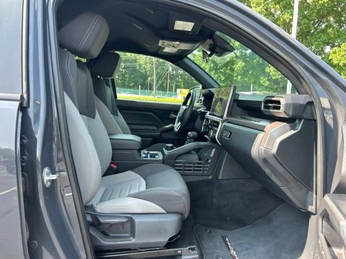 Used 2025 Toyota Tacoma TRD Off-Road AWD/4WD image 17