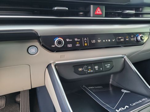 New 2027 Kia Carnival SX w/ Dark Edition Package FWD image 18