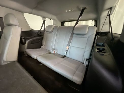 Used 2018 Chevrolet Suburban LT AWD/4WD image 24