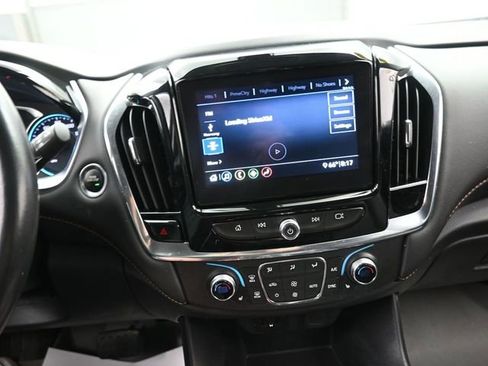 Used 2020 Chevrolet Traverse LT image 10
