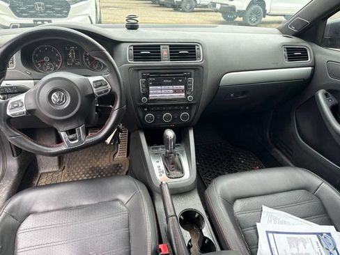 Used 2013 Volkswagen Jetta GLI FWD image 24