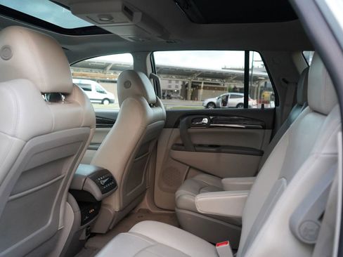 Used 2015 Buick Enclave Leather w/ Trailering Package image 16