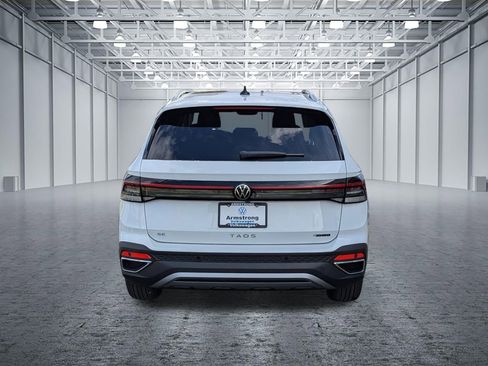 New 2026 Volkswagen Taos SE image 4