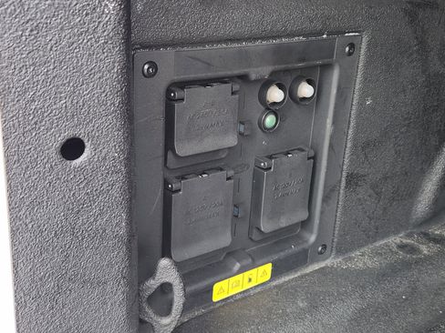 Used 2022 Ford F150 Lightning Lariat image 43