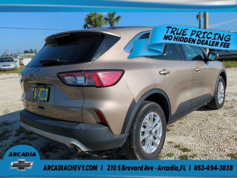 Used 2021 Ford Escape SE w/ Convenience Package AWD/4WD image 4