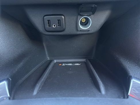 Used 2023 Chevrolet Traverse LT FWD image 18
