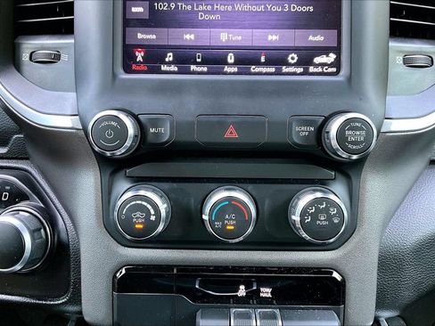 Used 2020 RAM 1500 Big Horn AWD/4WD image 17
