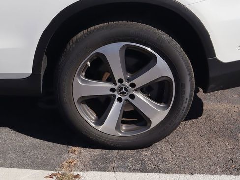 Certified 2022 Mercedes-Benz GLC 300 4MATIC image 9