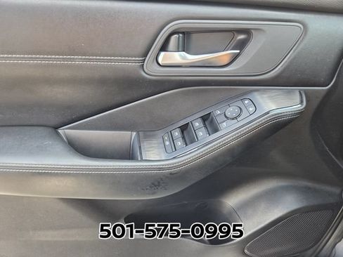 Used 2025 Nissan Rogue SV w/ SV Premium Package FWD image 35