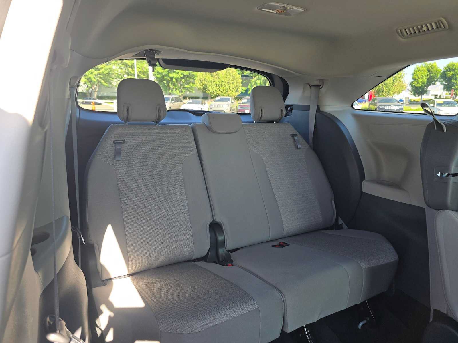 Certified 2022 Toyota Sienna LE FWD image 13