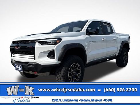 Used 2024 Chevrolet Colorado ZR2 AWD/4WD image 15
