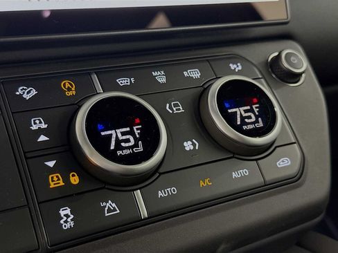 New 2026 Land Rover Defender 110 S AWD/4WD image 16