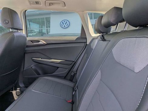 New 2026 Volkswagen Taos SE FWD image 14