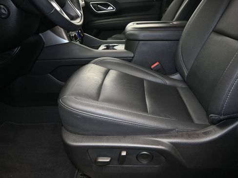 Used 2024 Chevrolet Tahoe Z71 w/ Luxury Package AWD/4WD image 13