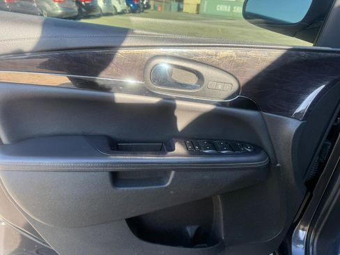 Used 2015 Buick Enclave Leather image 9