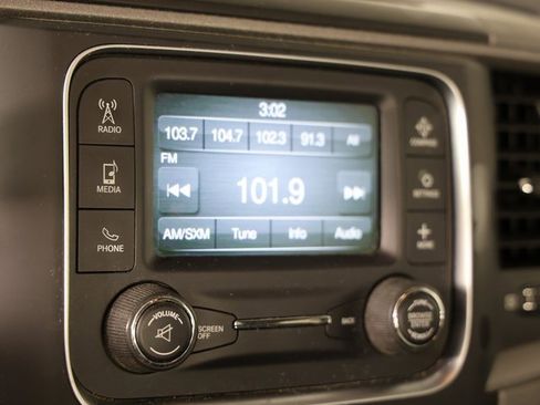 Used 2017 RAM 2500 Tradesman w/ Chrome Appearance Group image 9