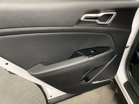 Certified 2024 Kia Sportage EX image 23