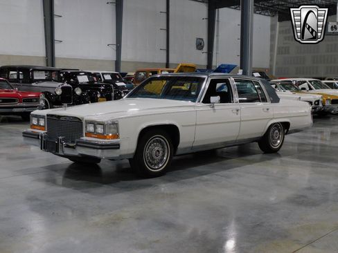 Used 1988 Cadillac Brougham image 2