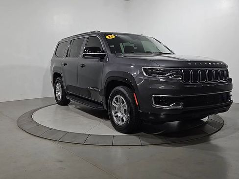 Used 2023 Jeep Wagoneer 4WD image 8