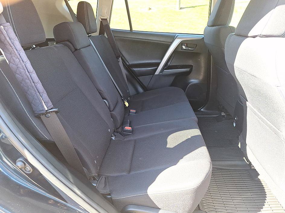 Used 2017 Toyota RAV4 XLE FWD image 22