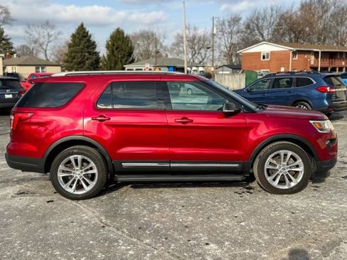 Used 2019 Ford Explorer XLT w/ Equipment Group 202A image 9