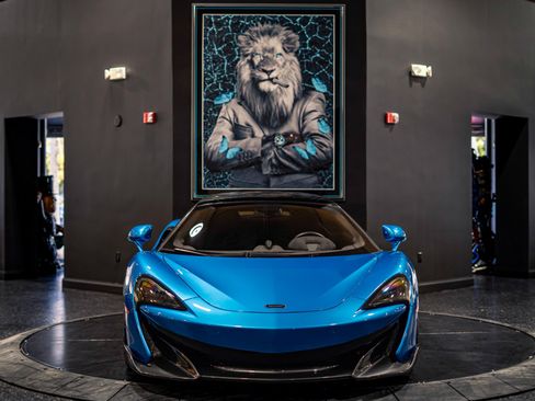 Used 2020 McLaren 600LT Spider RWD image 35