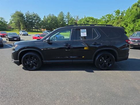 Certified 2025 Honda Pilot Black Edition image 6