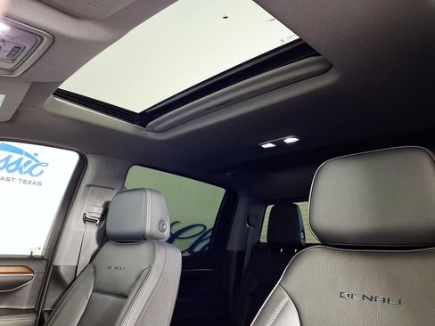 Used 2023 GMC Sierra 1500 Denali w/ Technology Package image 13