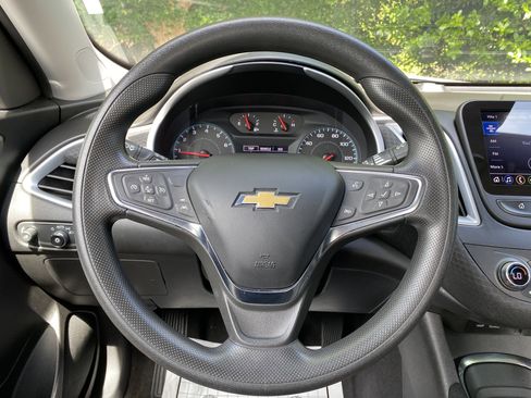 Used 2023 Chevrolet Malibu LT FWD image 17