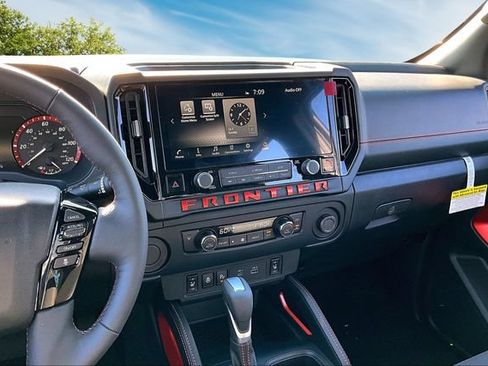 New 2026 Nissan Frontier Pro-X w/ Pro-X Convenience Package RWD image 6