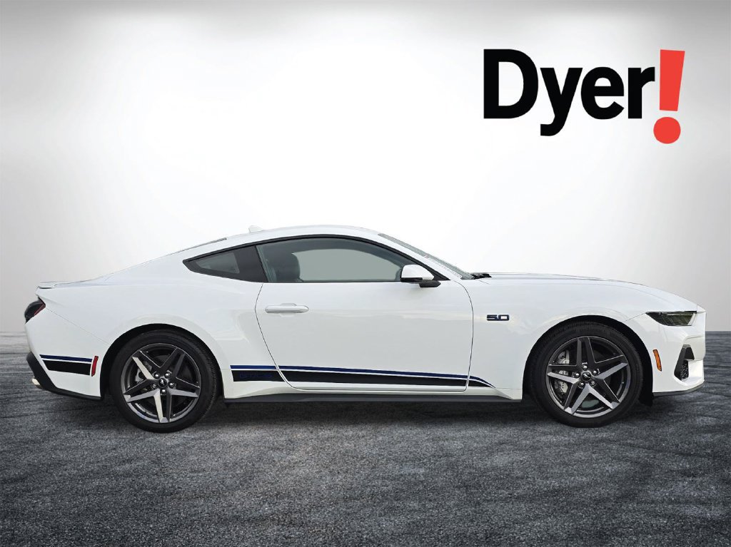 Used 2025 Ford Mustang GT Premium RWD image 3