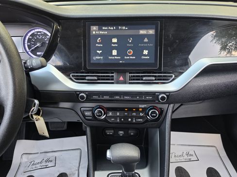 Used 2022 Kia Niro LX FWD image 29