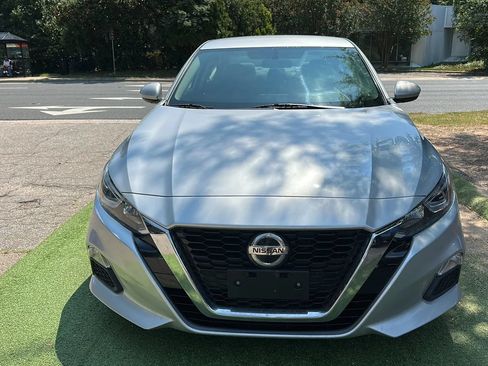 Used 2020 Nissan Altima 2.5 S FWD image 2