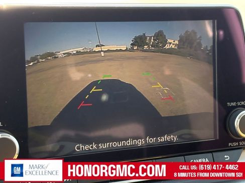 Used 2024 Nissan Rogue SV image 35