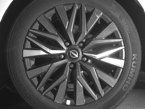 Used 2025 Nissan Altima 2.5 SV FWD image 14