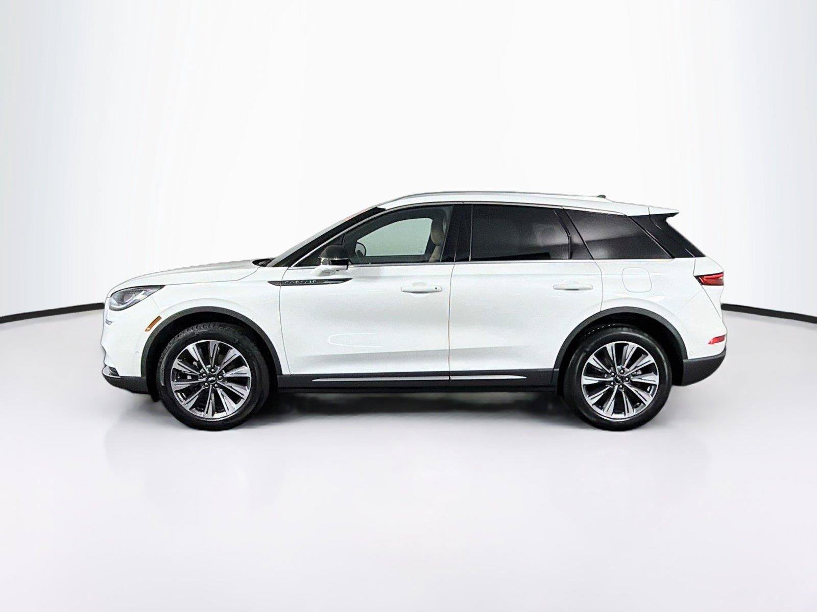 Used 2022 Lincoln Corsair Reserve w/ Equipment Group 201A AWD/4WD image 8