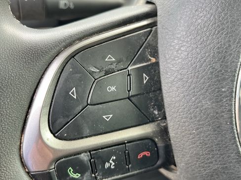 Used 2022 Jeep Renegade Latitude AWD/4WD image 13