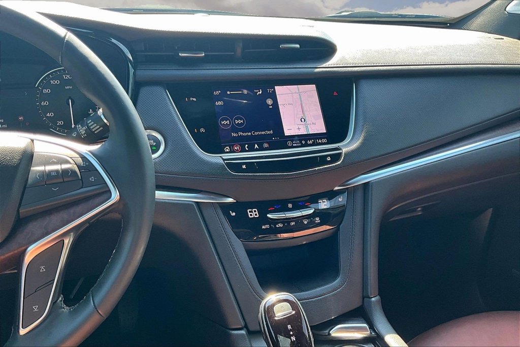 Certified 2025 Cadillac XT5 Premium Luxury FWD image 9