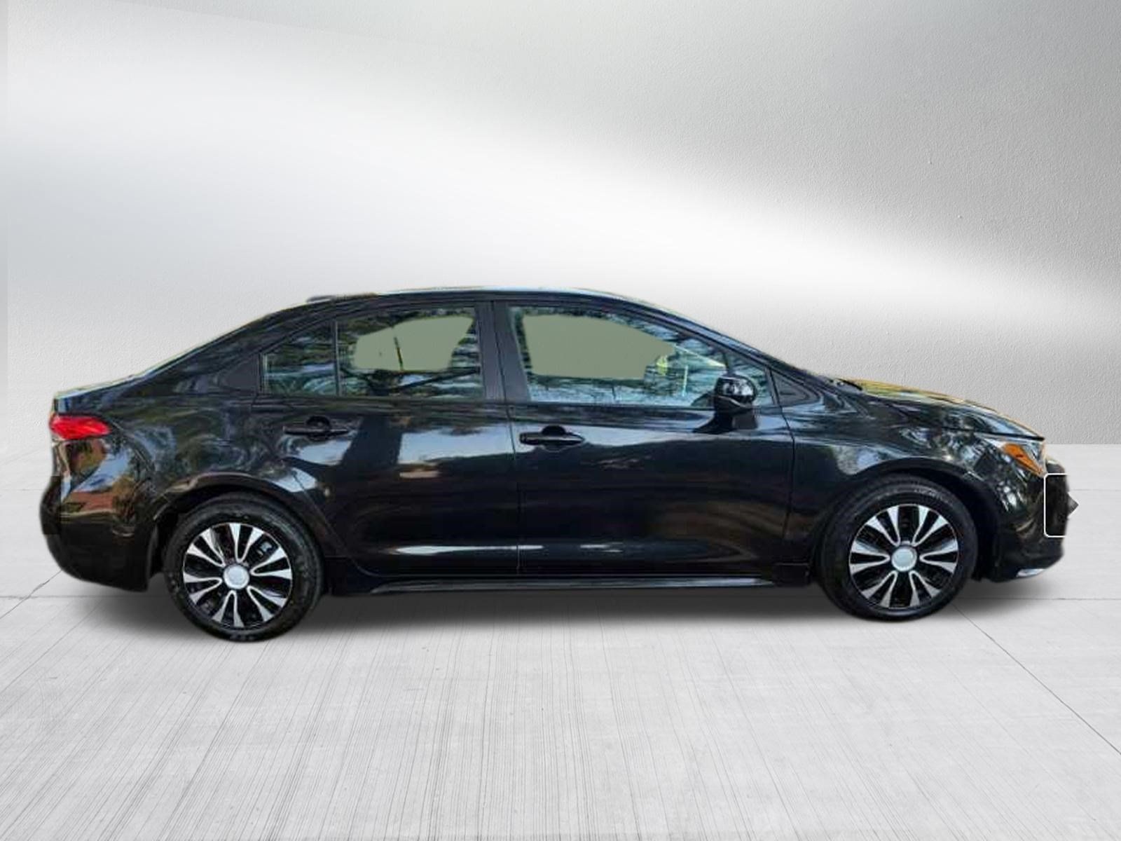 Used 2021 Toyota Corolla LE FWD image 5