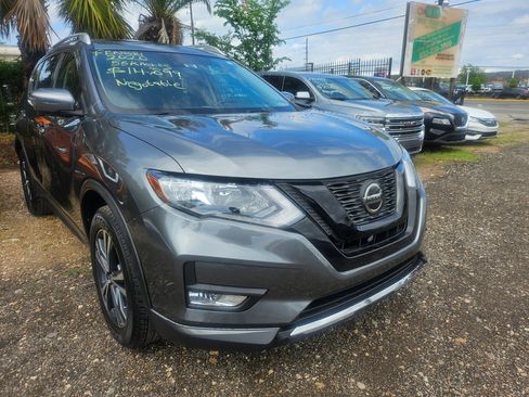 Used 2020 Nissan Rogue SV w/ Sun & Sound Touring Package image 1