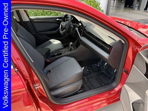 Used 2025 Volkswagen Jetta SEL FWD image 13