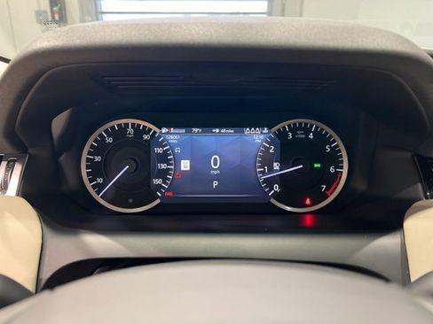 Used 2023 Land Rover Discovery Sport S image 29