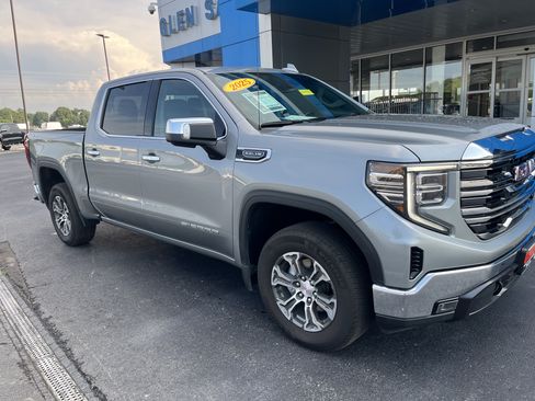 Used 2025 GMC Sierra 1500 SLT AWD/4WD image 8