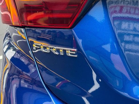 Used 2020 Kia Forte LXS FWD image 14