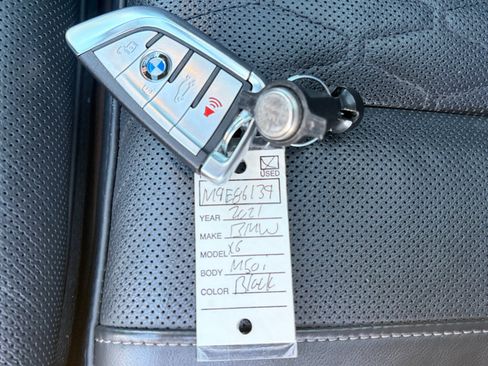 Used 2021 BMW X6 M50i w/ Dynamic Handling Package AWD/4WD image 30
