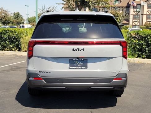 New 2026 Kia Carnival SX w/ SX Dark Edition Package FWD image 5