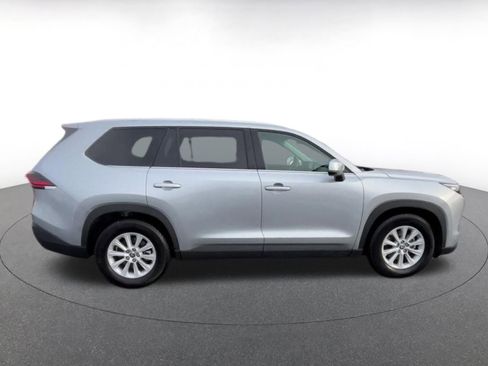 Used 2025 Toyota Grand Highlander FWD image 16